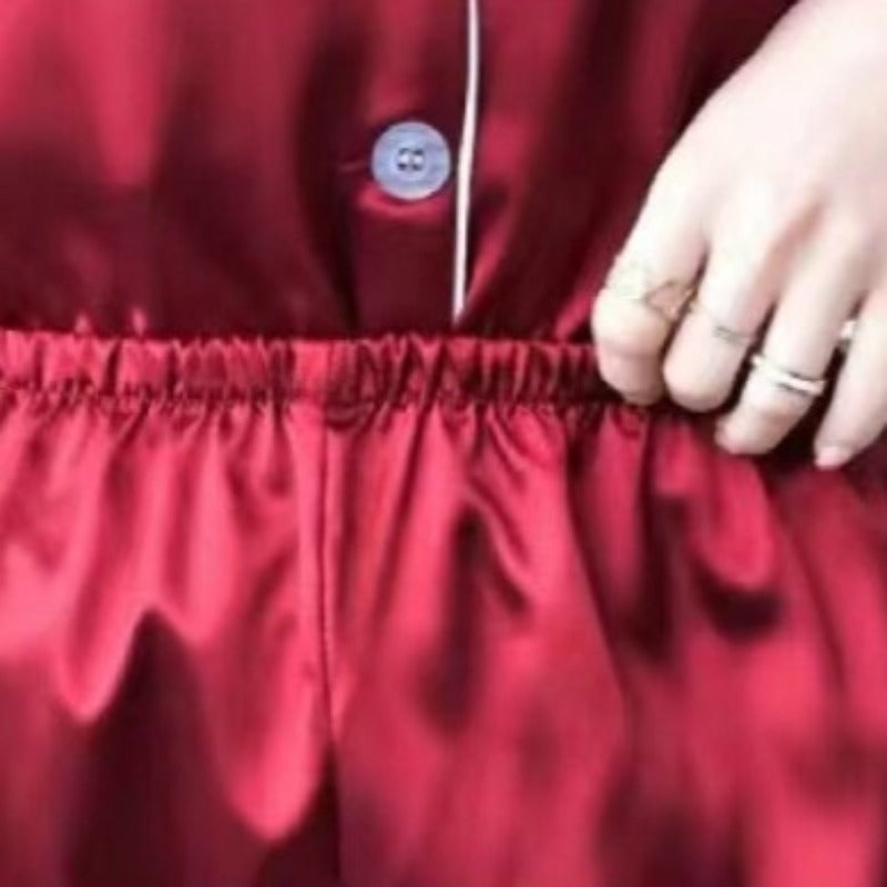 Ice Silk Satin Pajamas: A Luxurious Night's Sleep