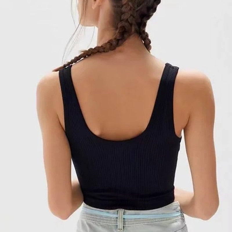 Seamless Scoop Neck Tank Top: Sexy, Comfy & Versatile