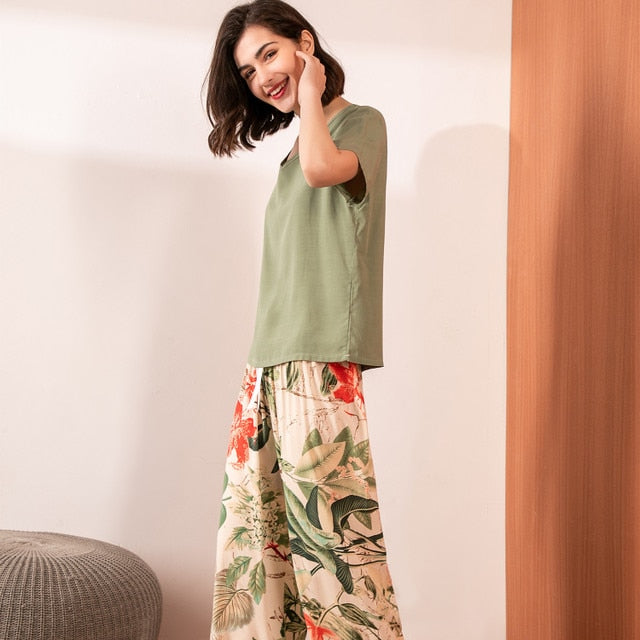 The Art Of Relaxation: Viscose Pajamas For A Luxe Lounging Experience