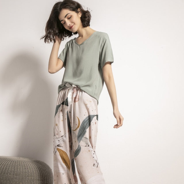 The Art Of Relaxation: Viscose Pajamas For A Luxe Lounging Experience