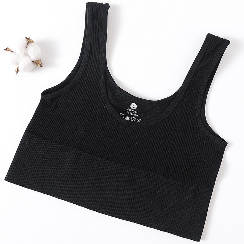 Seamless Scoop Neck Tank Top: Sexy, Comfy & Versatile