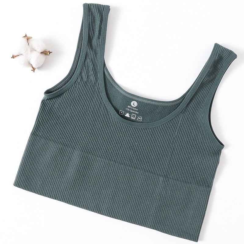 Seamless Scoop Neck Tank Top: Sexy, Comfy & Versatile