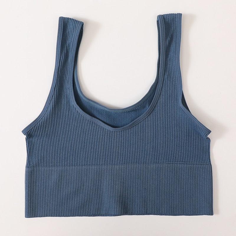 Seamless Scoop Neck Tank Top: Sexy, Comfy & Versatile