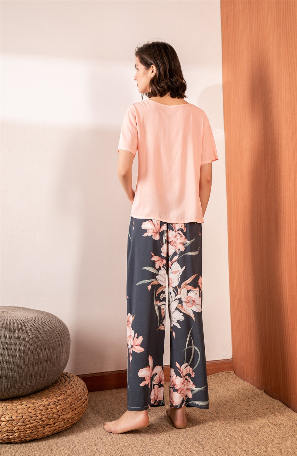 The Art Of Relaxation: Viscose Pajamas For A Luxe Lounging Experience
