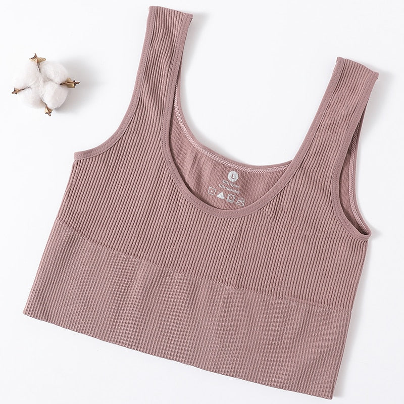 Seamless Scoop Neck Tank Top: Sexy, Comfy & Versatile