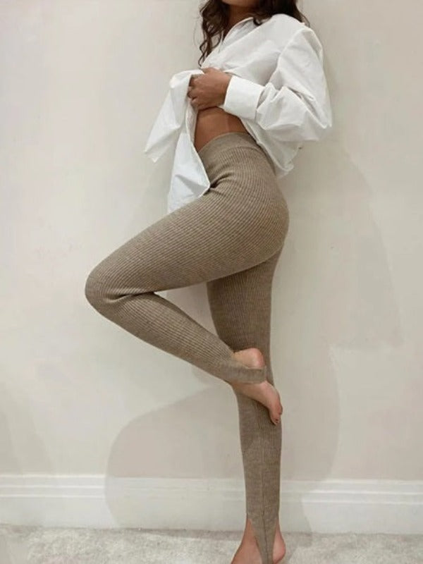 Ribbed Rhythm: Leggings That Move With You