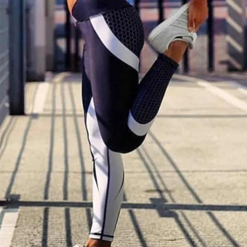 Second-Skin Comfort: Breathable Leggings With Printed Hexagon Detail