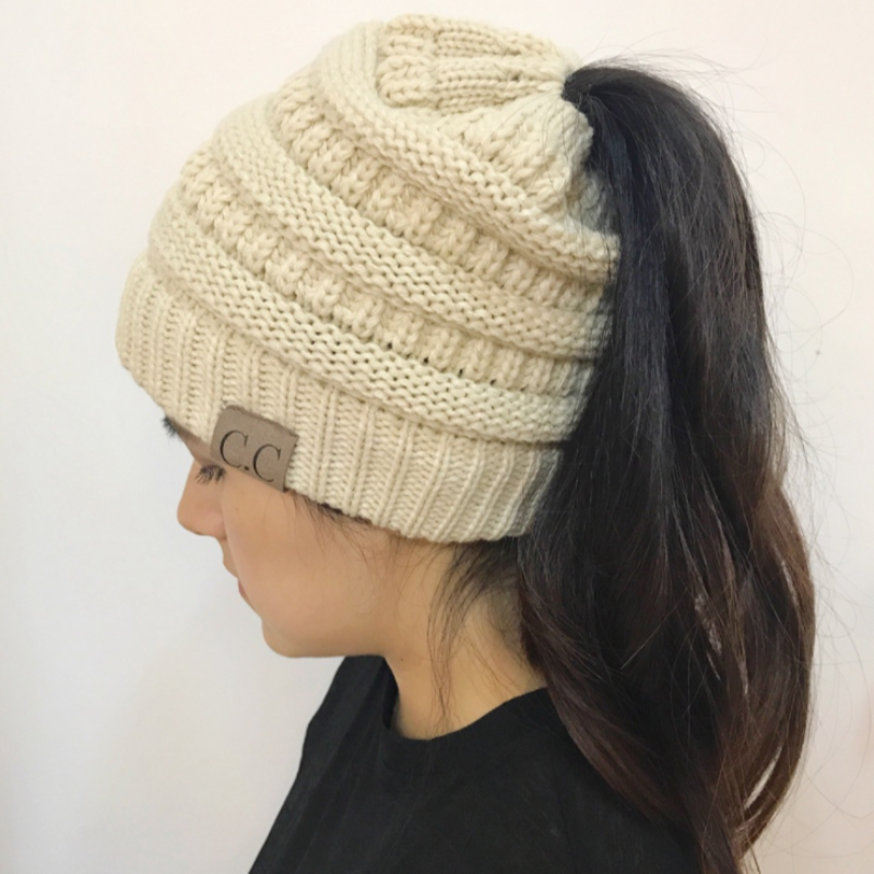 Cozy Cable Knit: The Chunky Beanie For Effortless Style