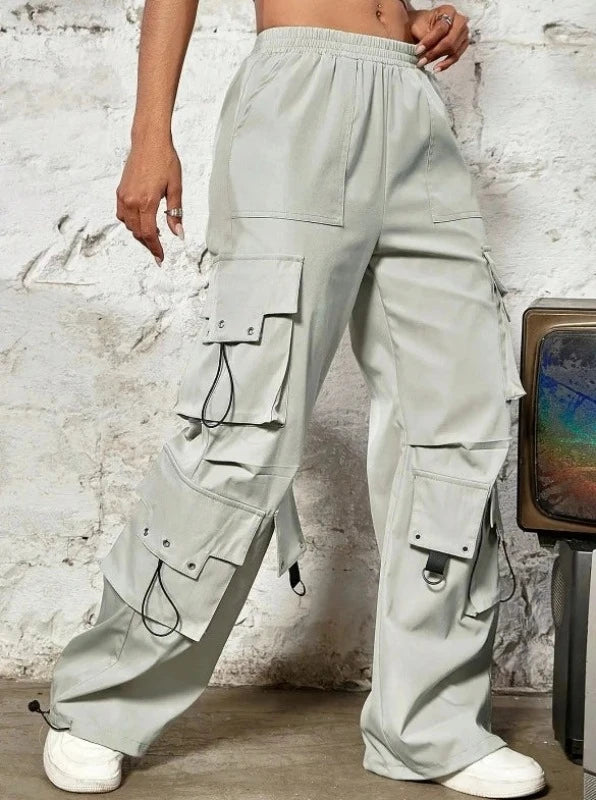 Back In Style: Y2K Revival Cargo Pants For Women