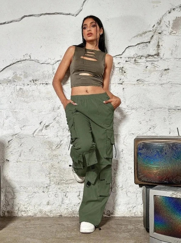 Back In Style: Y2K Revival Cargo Pants For Women