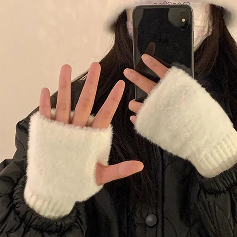 Winter Essentials: Soft & Stylish Fingerless Gloves For Women