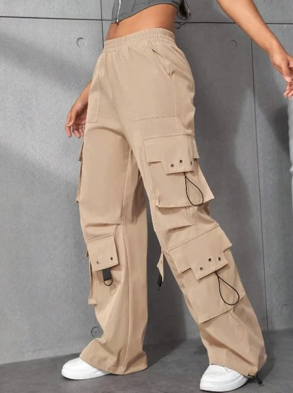 Back In Style: Y2K Revival Cargo Pants For Women