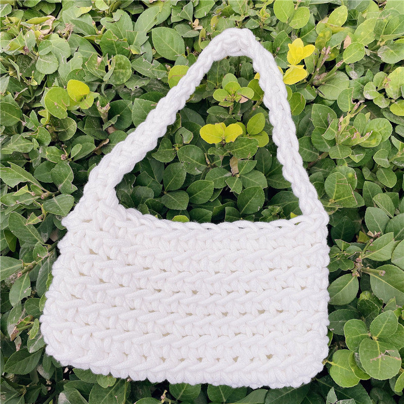 Woven Wonder: Handbag With Coastal Charm